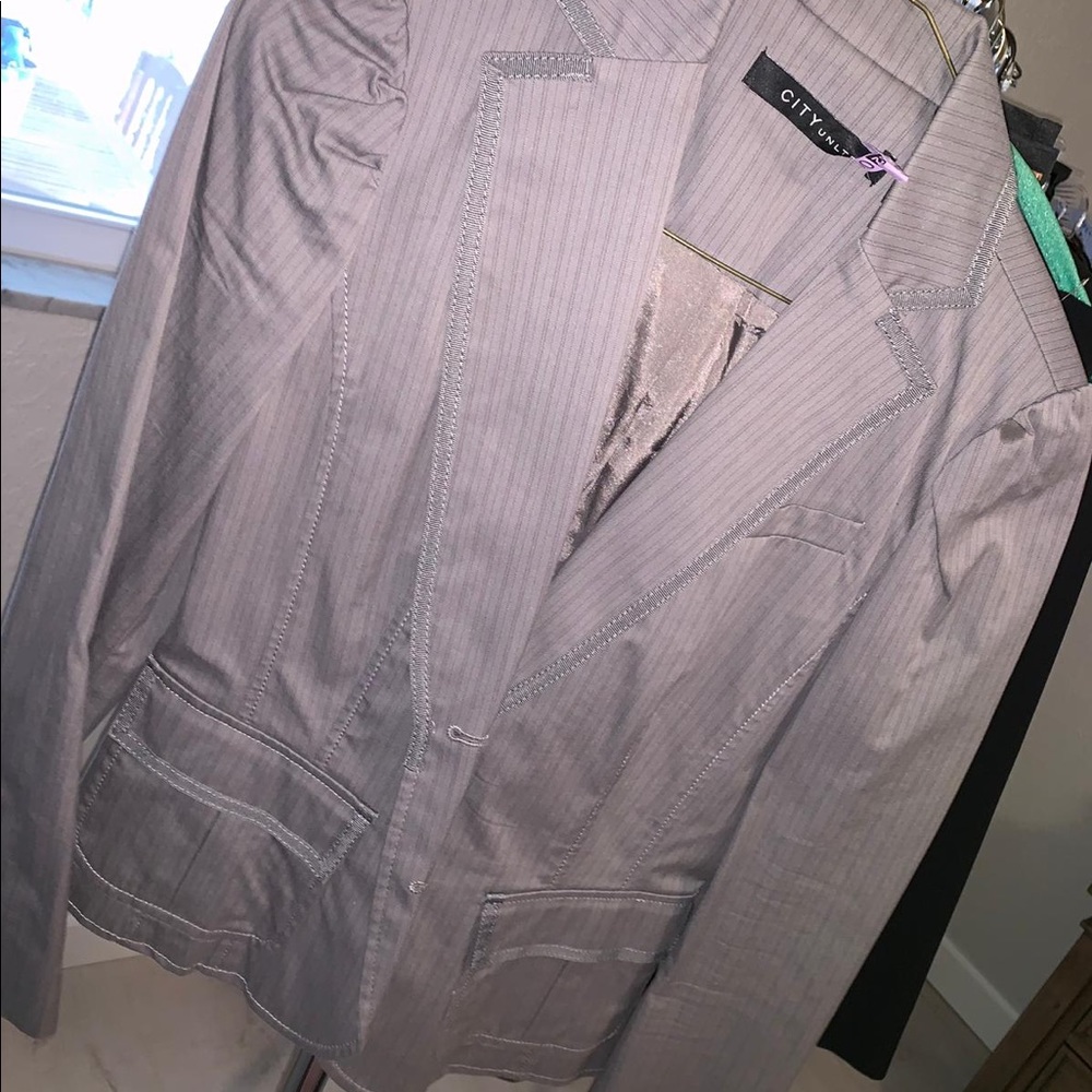 Pant suit